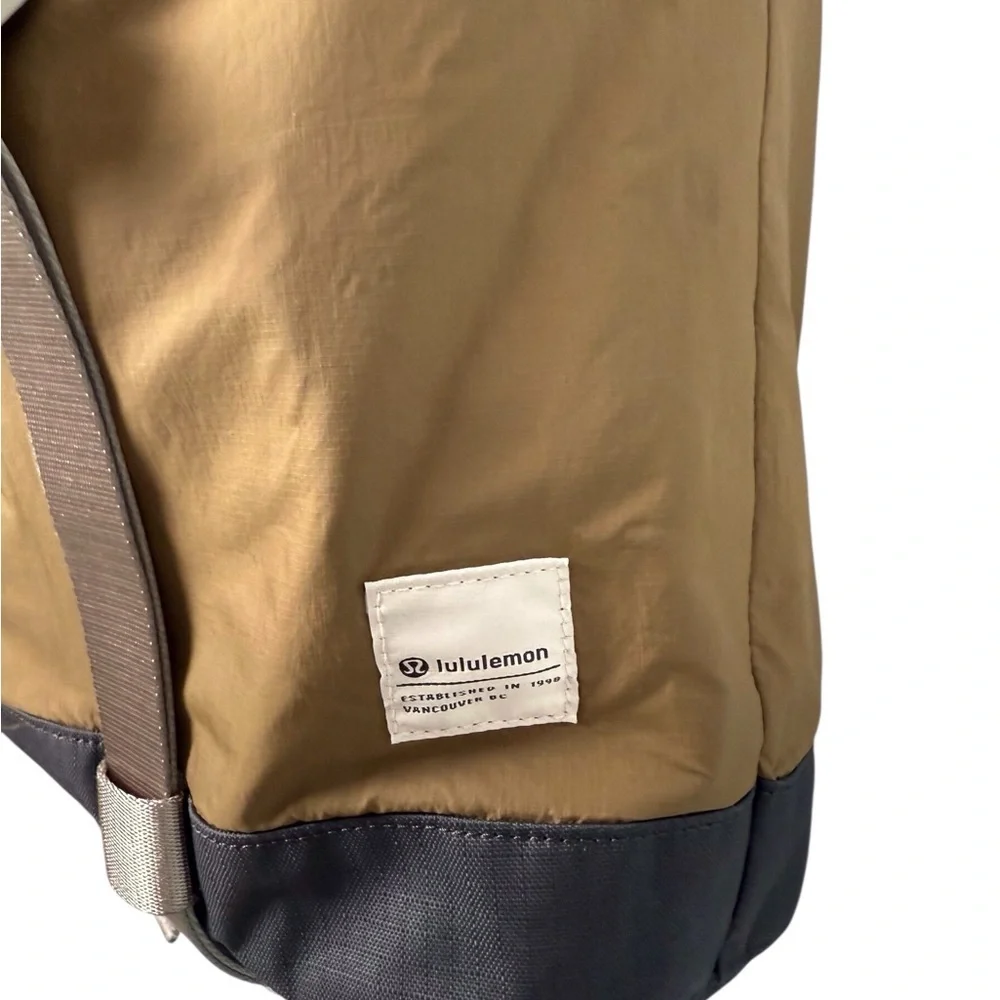 lululemon patch logo tote bag Daily Multi-Pocket *Canvas in Natural/Black, One Si  lemon bunny Handle drop Patch Logo Crossbody Bag |